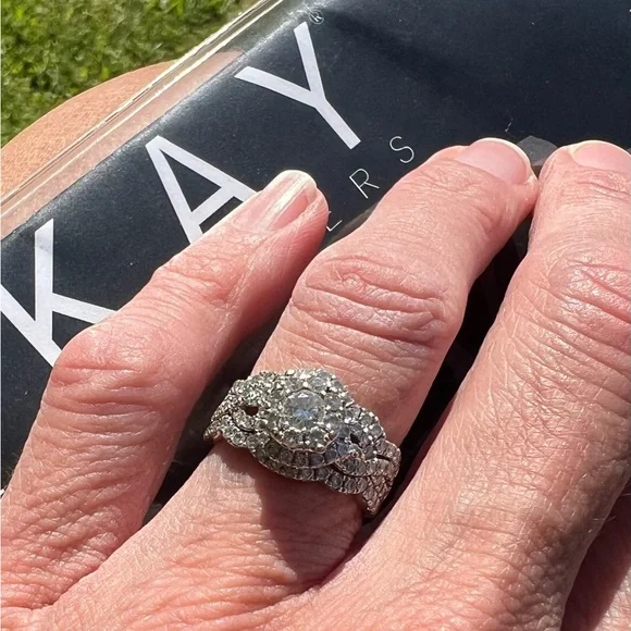 Kay Jewelers white gold wedding ring set. - Picture 5 of 5